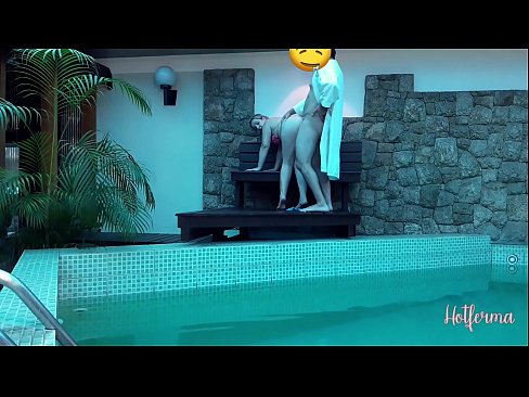 ❤️ Chef inviterer stuepige til poolen, men kunne ikke modstå en hot Sex video at da.dienlanhbk.top