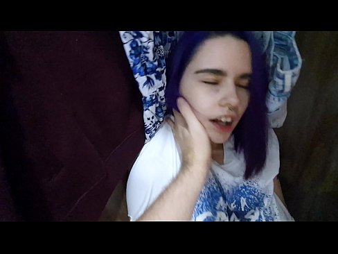 ❤️ Fandt min søster i skabet og hjalp hende med at komme Sex video at da.dienlanhbk.top